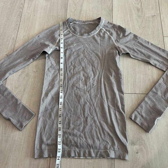 Lululemon Swiftly Tech Long Sleeve size 4 - Picture 2 of 7